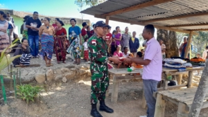 Mengubah Pola Pikir Masyarakat Perbatasan, Satgas Pos Kewar Dorong Pemanfaatan Lahan Kosong untuk Berkebun