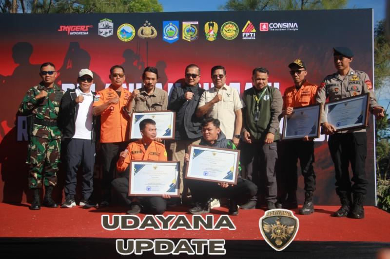 Sinergi TNI, Basarnas, dan Relawan Wujudkan Tim Rescue Tangguh di Rinjani