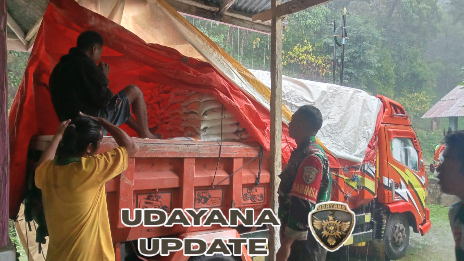 Pengamanan Penyaluran CBP, Babinsa Ende Pastikan Bantuan Tepat Sasaran