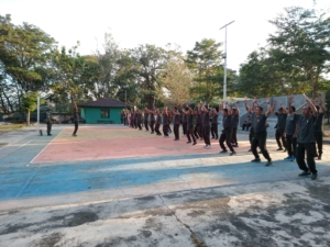 Komandan Kodim Pimpin Olahraga Pagi Bersama di Kodim 1614/Dompu