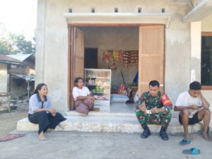 Babinsa Kodim 1602/Ende Hadir Langsung di Tengah Warga, Komsos Jadi Media Edukasi dan Penguatan Wilayah