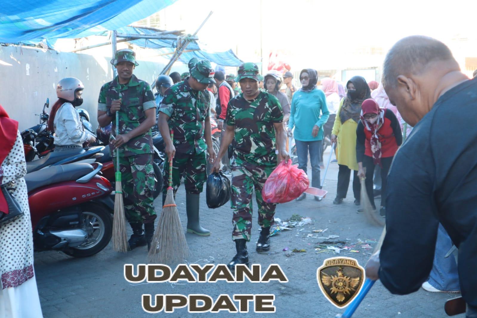 Semangat HUT RI, Kodim 1607/Sumbawa dan TNI-Polri Bersihkan Pasar Seketeng