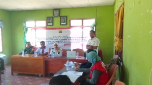 Babinsa Koramil 1612-03/Reok Dukung Pembentukan Tim PRB dan SIBAT di Desa Lemarang