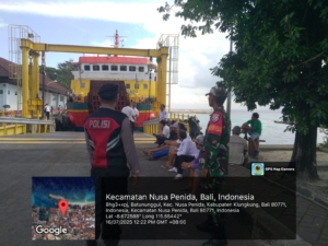 Pengamanan Ketat, Koramil Nusa Penida Sambut Bantuan Pangan Beras di Pelabuhan