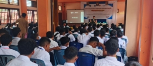 Wujud Kepedulian TNI, Babinsa Kodim 1602/Ende Hadir Beri Materi Kebangsaan untuk Pelajar