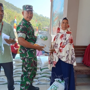 Sinergi TNI dan Pemdes Pastikan Bantuan Pangan Tepat Sasaran