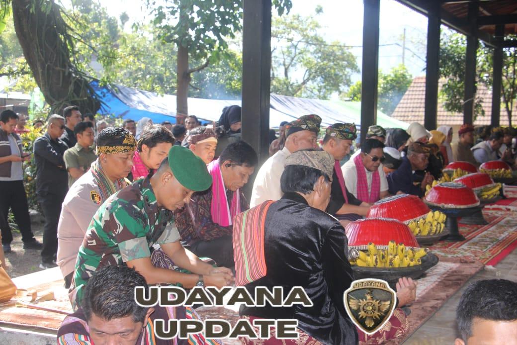 TNI dan Tokoh Nusantara Bersatu dalam Ritual Budaya Ngayu-Ayu Sembalun