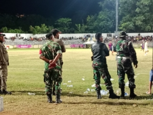 Turnamen Sepak Bola Piala Bupati Ende Cup, Babinsa Kodim 1602/Ende Hadirkan Keamanan Maksimal