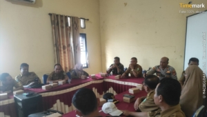 Camat Lape Pimpin Rapat Panitia HUT RI, TNI Nyatakan Siap Bersinergi