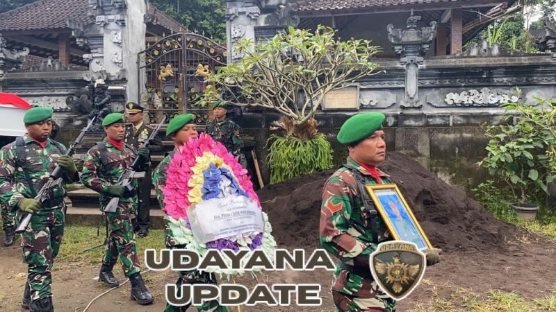 Anggota Kodim 1623/Karangasem Tunjukkan Penghormatan di Pemakaman Militer Alm. Prada Gede Putu Kurniawan