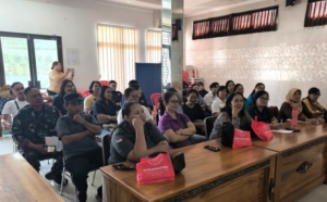 Babinsa Hadiri Sosialisasi Keluarga Berkualitas di Desa Dauh Puri Klod