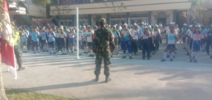 Jaga Kekompakan, Siswa-Siswi SMA N 1 Kubutambahan Digembleng Ikuti Pelatihan LKBB Bersama Anggota Koramil 1609-02/Kubutambahan.