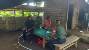 Komsos Babinsa dengan Peternak Babi, Wujud Perhatian Terhadap Masyarakat