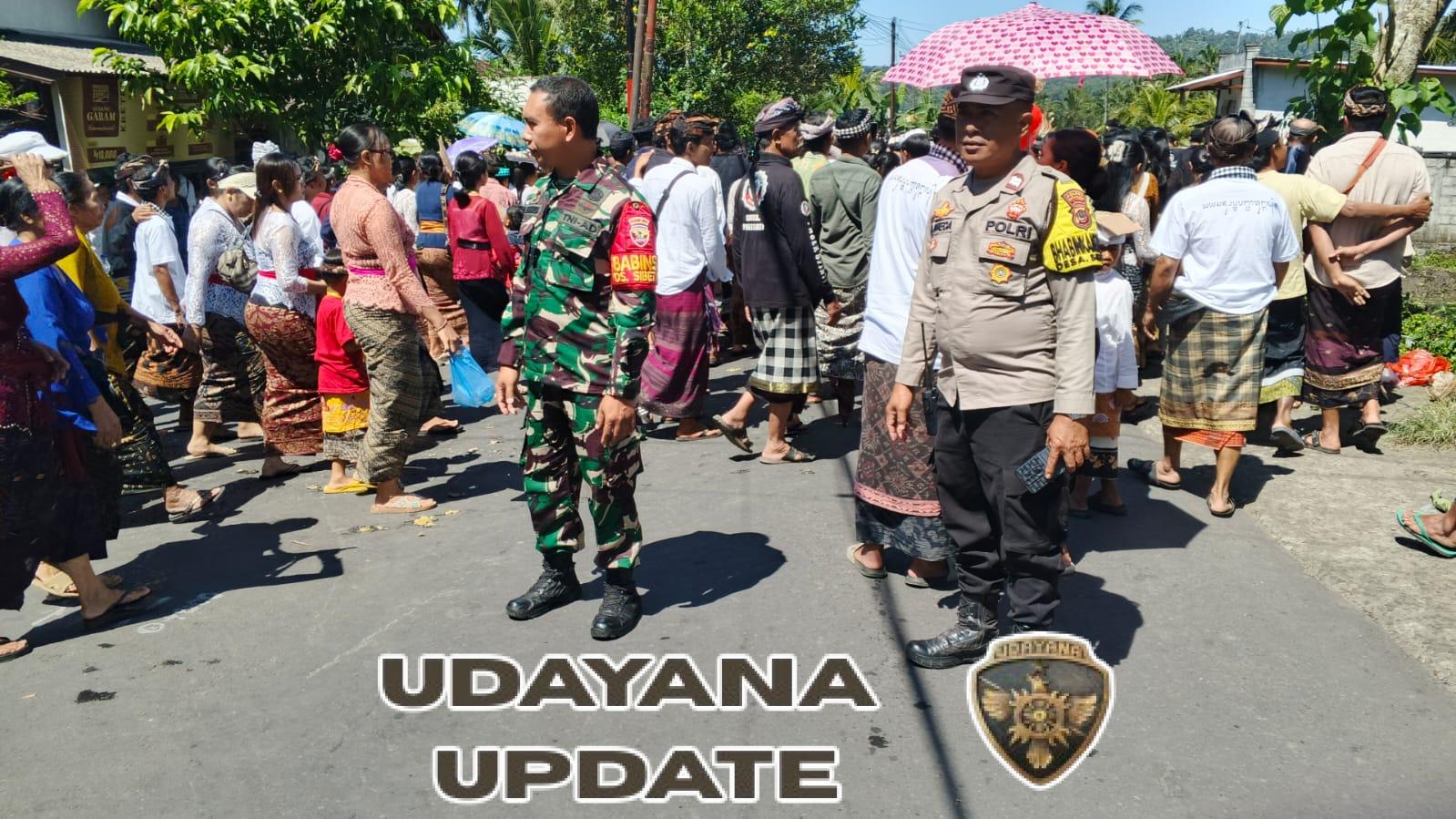 Kolaborasi Babinsa, Pecalang, dan Bakamda Jaga Keamanan Upacara Ngaben Massal di Desa Jungutan