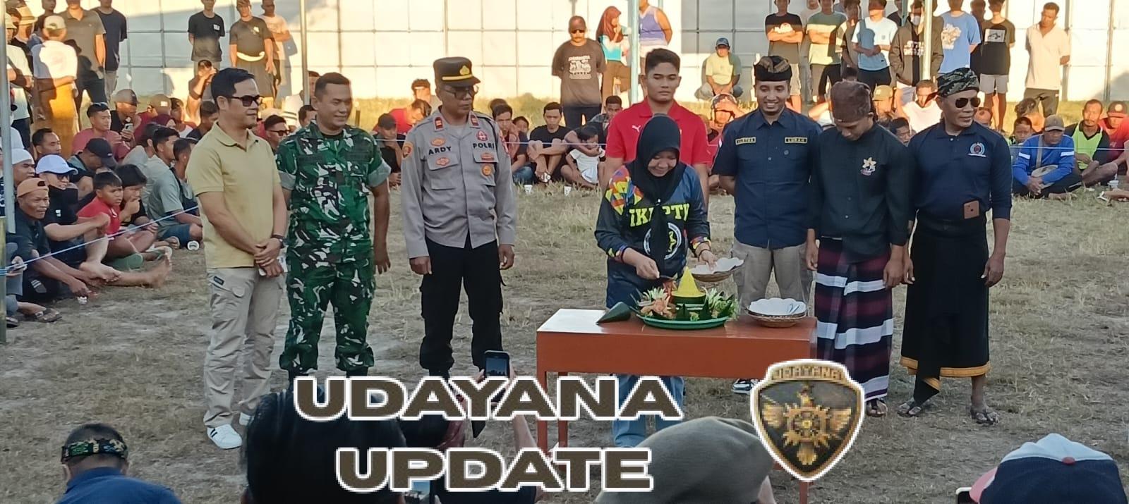 TNI Bersama Warga Sukseskan Peresean Tradisional di Labuhan Haji
