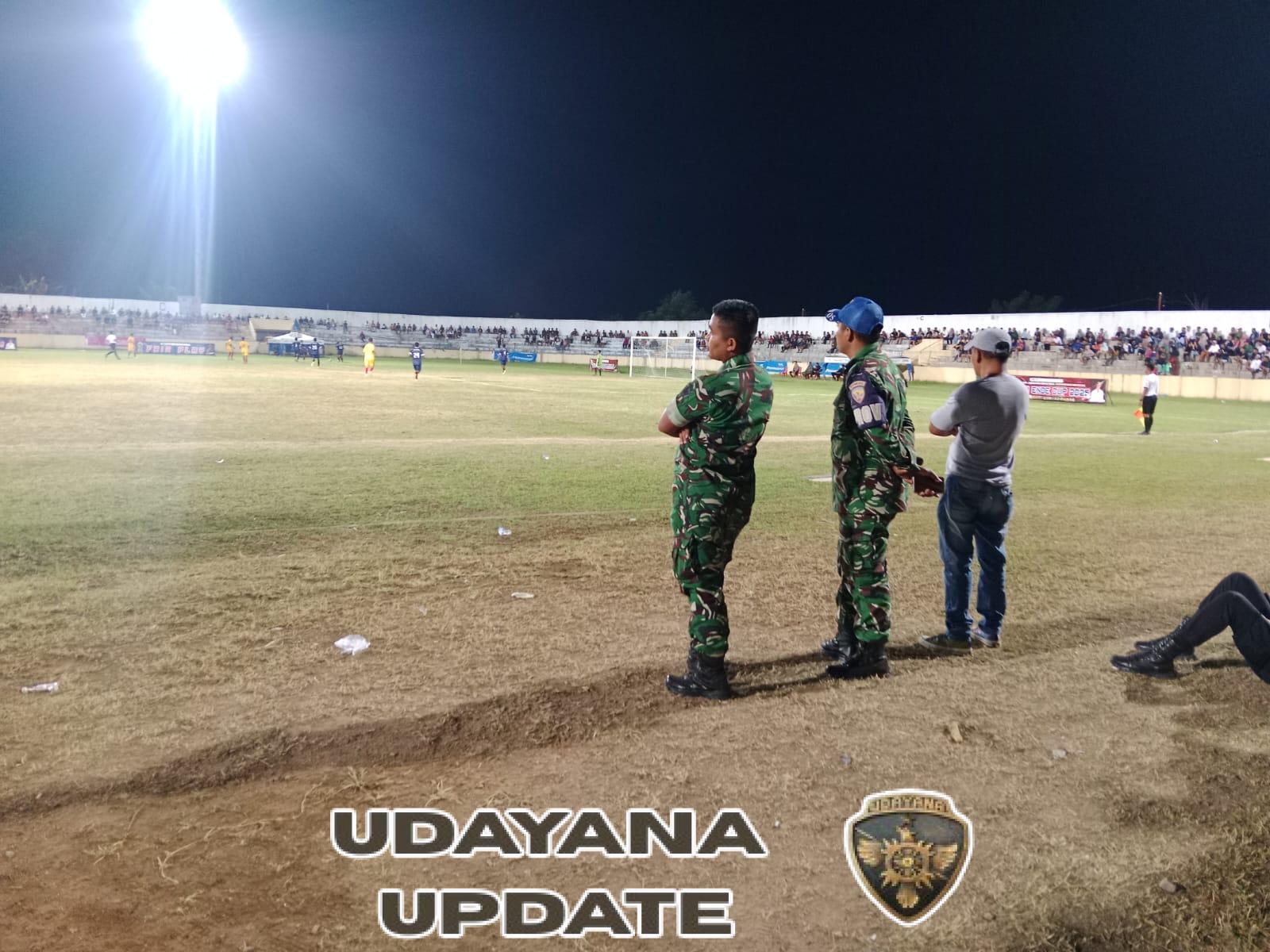 Dukungan Babinsa Kodim 1602/Ende Jamin Turnamen Sepak Bola Berjalan Aman dan Kondusif