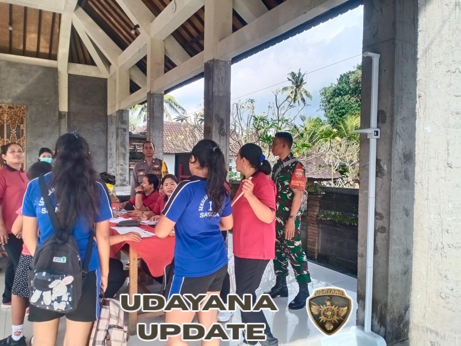 Perhatian Babinsa untuk Balita dan Lansia, Posyandu di Siangan Berjalan Aman dan Tertib