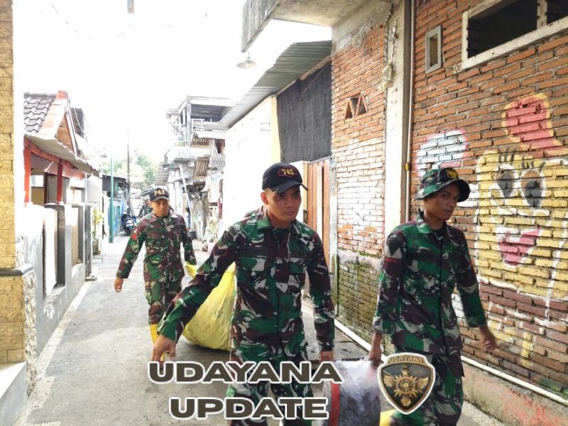 Tanggap Bencana Banjir, Prajurit Yonif 742/SWY Laksanakan Apel Gabungan dan Karya Bakti di Kantor Gubernur NTB