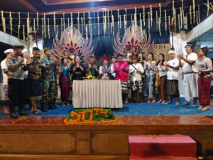 Semangat Pemuda dalam Peringatan Setengah Abad STT Dharma Werdi Asih, Babinsa Bersama Warga