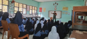 Danramil Alas Apresiasi Penyuluhan Bela Negara di SMPN 3 Alas Barat