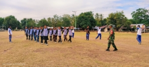Dukung Dunia Pendidikan, Babinsa Ende Dampingi Siswa SMA Ndondo Latihan PBB