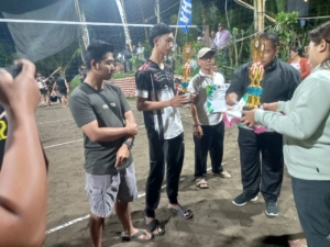 Kehadiran Babinsa Warnai Momen Penutupan PorDes Banyuseri 2025