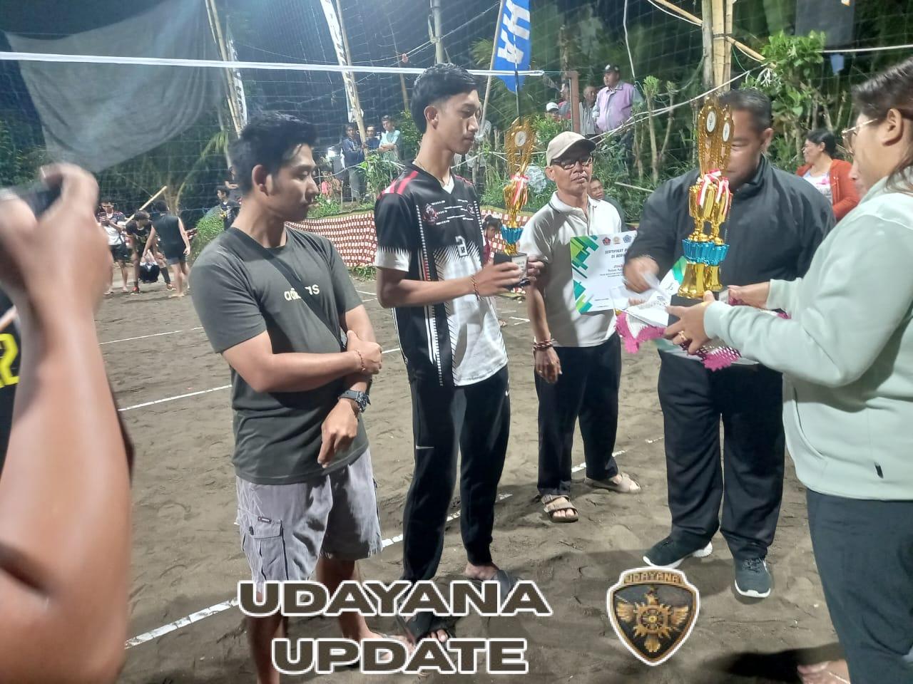 Kehadiran Babinsa Warnai Momen Penutupan PorDes Banyuseri 2025