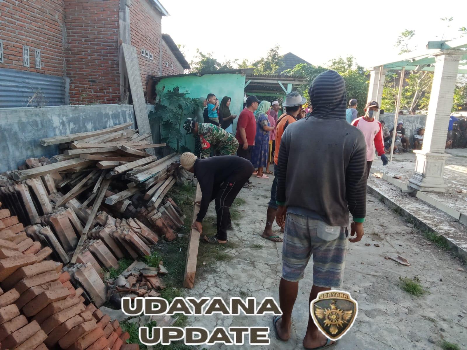 Musala Diperbaiki, Silaturahmi Dipererat: Gotong Royong Babinsa dan Masyarakat Empang