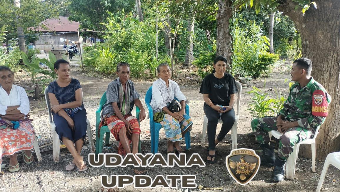 Babinsa Naikliu Fasilitasi Diskusi Warga Tentang Adat Pernikahan