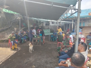 Bangun Sinergi, Babinsa Ende Ajak Warga Kurulimbu Jaga Kamtibmas dan Gotong Royong