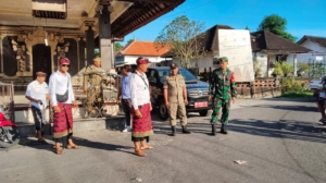 Kopda Kadek Endra Wirawan Bersinergi Amankan Upacara Ngenteg Linggih di Ubud