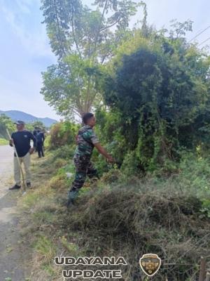 Babinsa Koramil 1614-01/Dompu Terlibat dalam Aksi Gotong Royong untuk Desa Bersih