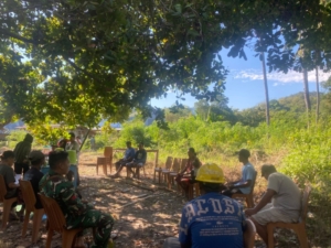 Wujudkan Kamtibmas, Babinsa Lakukan Patroli dan Komsos di Kecamatan Kota Baru