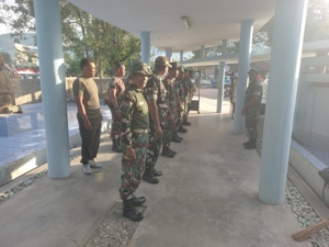 Babinsa Koramil 1602-01/Ende Ajak Masyarakat Peduli Situs Bersejarah Lewat Karya Bakti