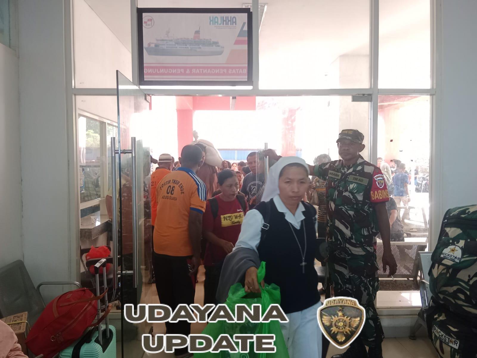 Tingkatkan Kewaspadaan Wilayah Laut, Babinsa Ende Pantau Aktivitas Pelabuhan