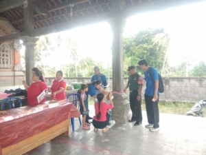 Sinergi Babinsa dan Tenaga Kesehatan di Posyandu Bedulu, Fokus pada Tumbuh Kembang Balita