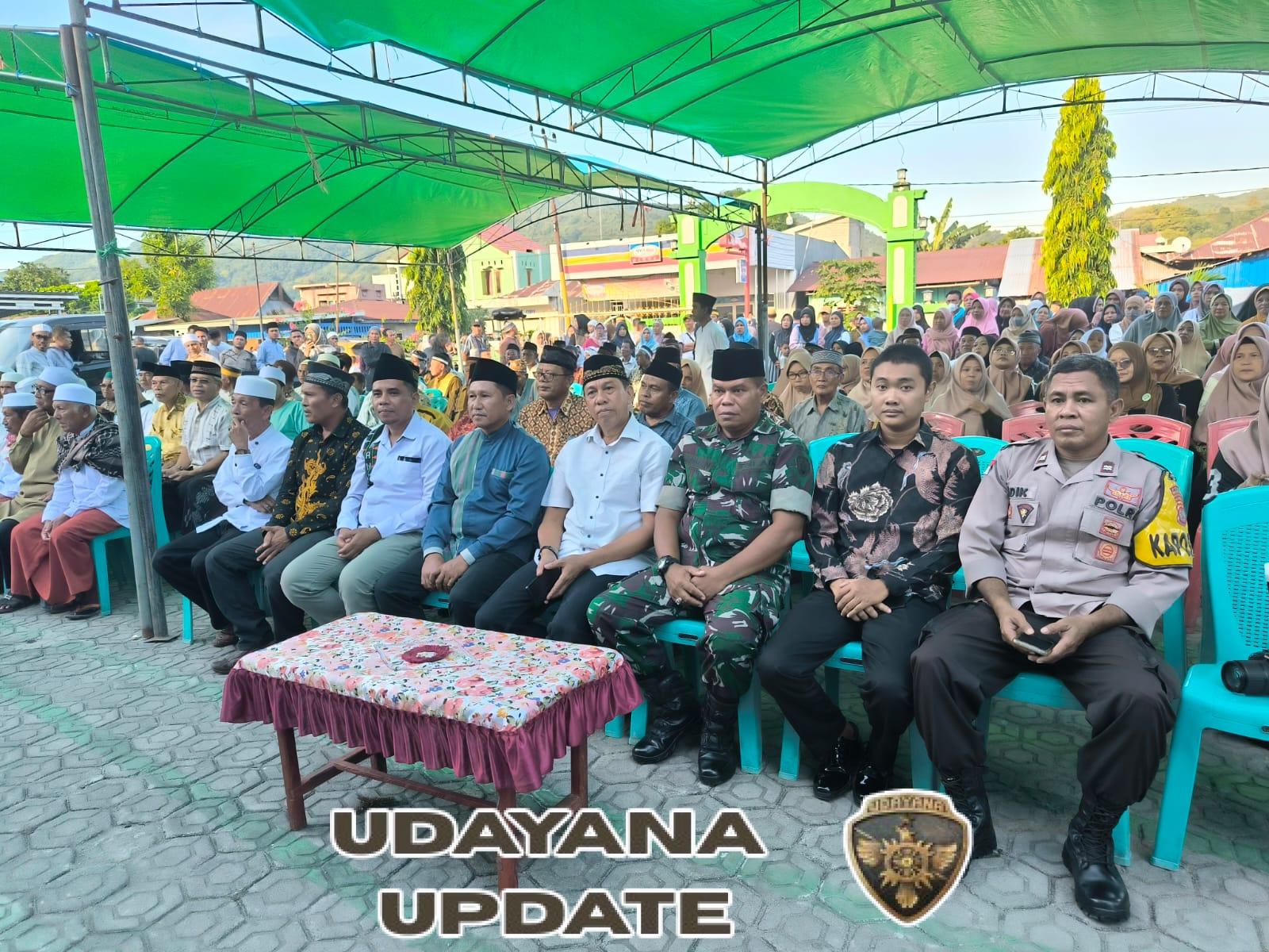 Koramil 1612-03/Reok Bersama Masyarakat Sambut Jamaah Haji Kecamatan Reok dengan Penuh Kemeriahan