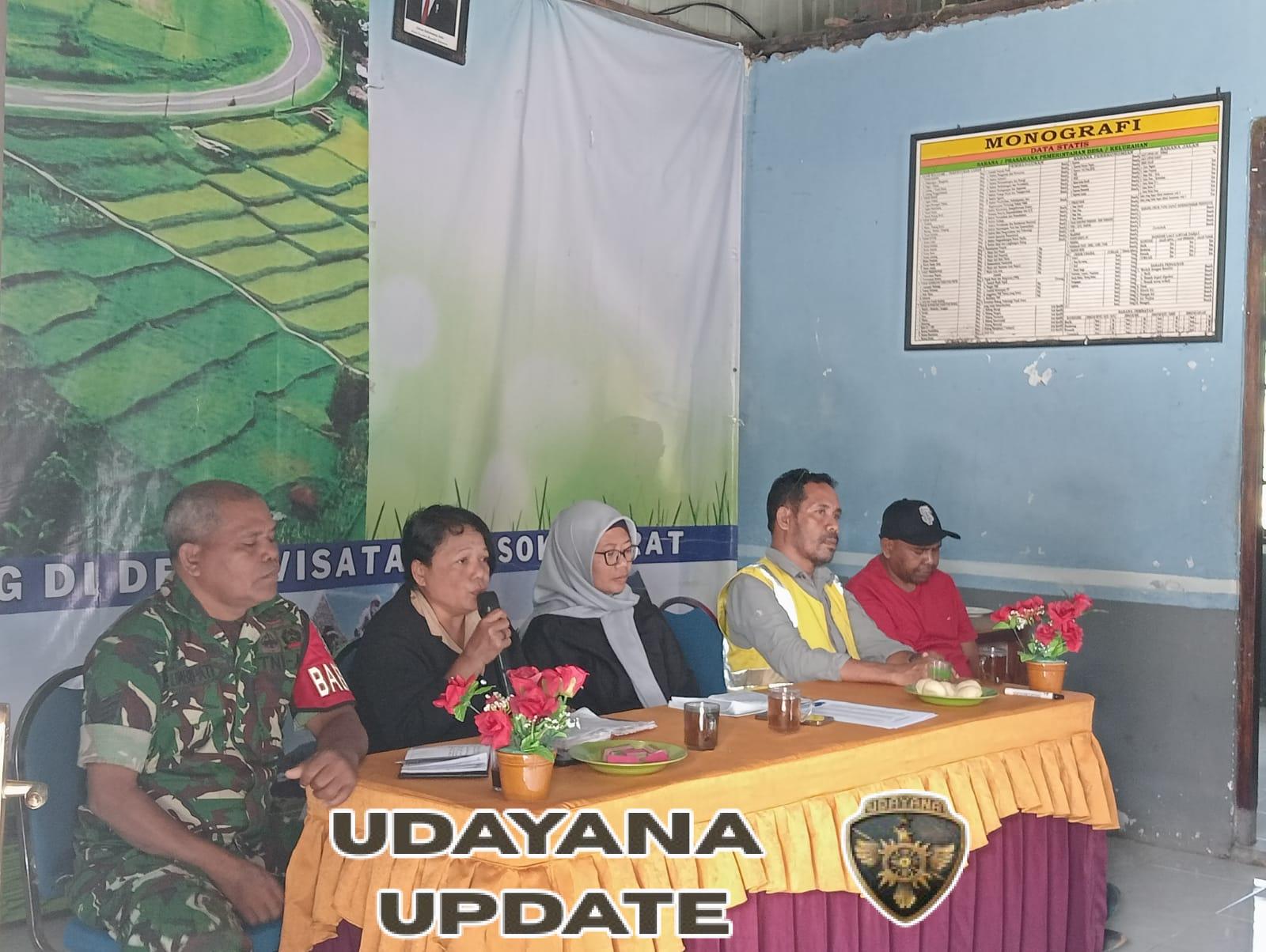 Babinsa Koramil 1602-03 Pantau Situasi Wilayah dan Edukasi Masyarakat di Detusoko Barat