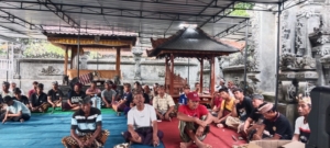 Sinergi Tiga Pilar Babinsa, Bhabinkamtibmas, dan Tokoh Adat Pimpin Persiapan Sakral Pura Dalem Celukanbawang.