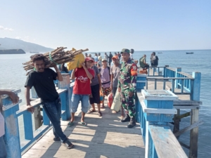 Kemanunggalan TNI-Rakyat, Babinsa Koramil 1602-01 Gelar Pamwil dan Komsos di Mautapaga