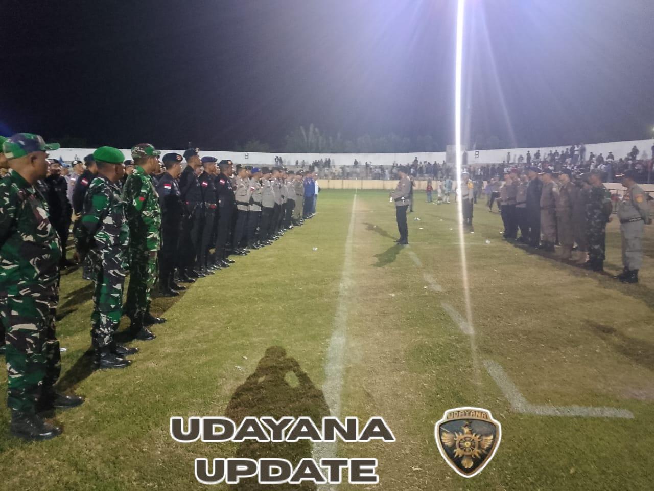 Soliditas TNI-Polri Terbukti di Ende: Babinsa Kodim 1602 Turut Amankan Event Olahraga Daerah