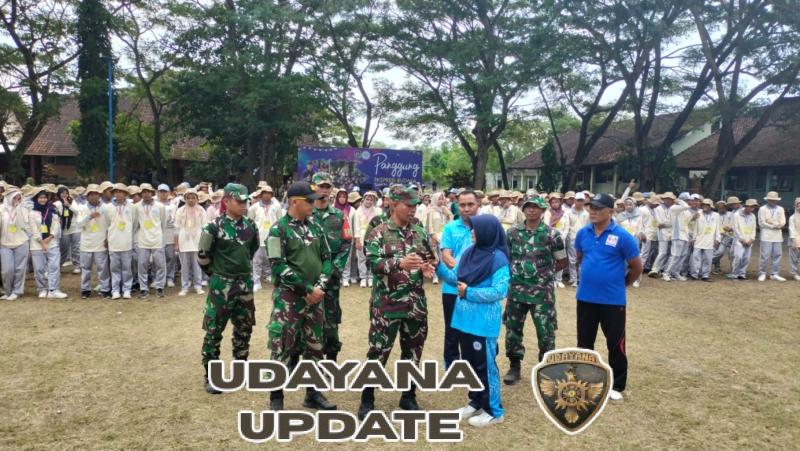 Kodim 1615/Lotim Dukung MPLS SMKN 1 Jerowaru Lewat Pembinaan Karakter