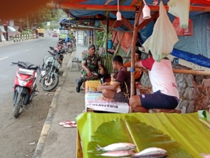 Komsos dan Pamwil Babinsa Ende Utara Berjalan Lancar, Masyarakat Antusias Ikut Serta