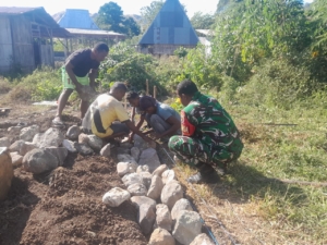 TNI dan Rakyat Bersatu: Karya Bhakti Babinsa di Kecamatan Kotabaru