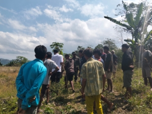 Ciptakan Suasana Aman Dan Kondusif, Babinsa Dampingi Masyarakat