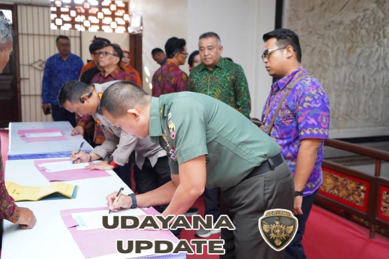Pengurus PWI Bali Dilantik, Kapendam IX/UDY Ajak Bangun Sinergi Informasi yang Kuat