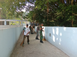 TNI Peduli Lingkungan, Koramil 01/Ende Bersihkan Taman Renungan Bung Karno