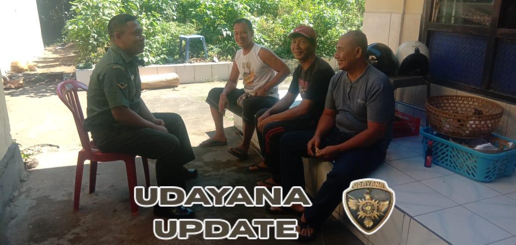 Babinsa Tamlang melaksanakan komunikasi Sosial untuk mendengarkan aspirasi serta Keluhan masyarakat