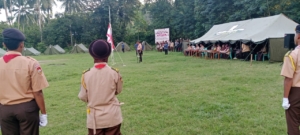 Sinergi TNI dan Pendidikan: Babinsa Pantau dan Bina Peserta Perkemahan Pramuka di Riaraja