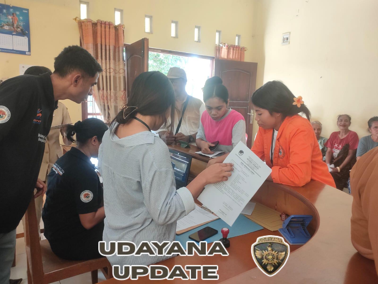 Koptu Mafdan Kawal Pembagian Bantuan Beras di Kelurahan Nangameting Berjalan Lancar dan Tertib.